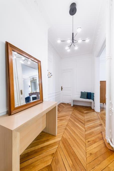 Haussmannian Apartment, Near Champs-Elysees Παρίσι Εξωτερικό φωτογραφία